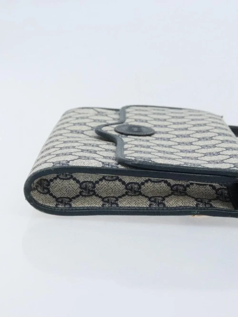 GUCCI GG Supreme Shoulder Bag PVC Navy Gold Auth ka3462